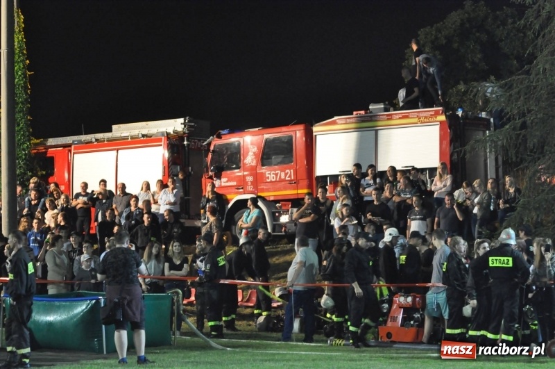 Zdjęcie w galerii na portalu naszraciborz.pl: Nocne strażackie show w Bolesławiu. Ostra rywalizacja i świetna zabawa [FOTO i WIDEO] wiadomości z regionu