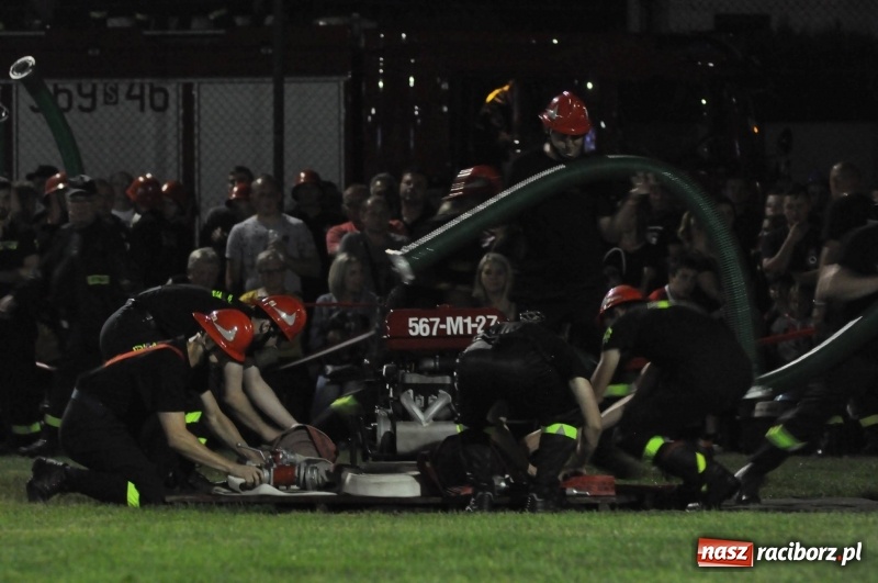 Zdjęcie w galerii na portalu naszraciborz.pl: Nocne strażackie show w Bolesławiu. Ostra rywalizacja i świetna zabawa [FOTO i WIDEO] wiadomości z regionu