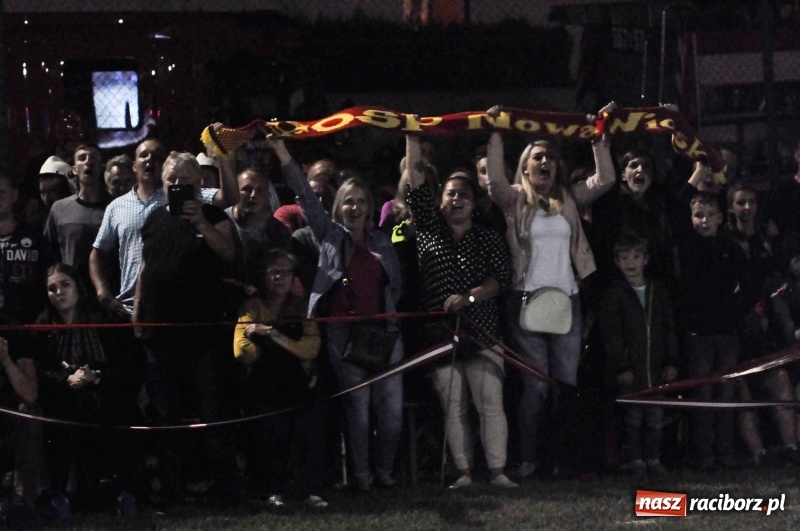 Zdjęcie w galerii na portalu naszraciborz.pl: Nocne strażackie show w Bolesławiu. Ostra rywalizacja i świetna zabawa [FOTO i WIDEO] wiadomości z regionu