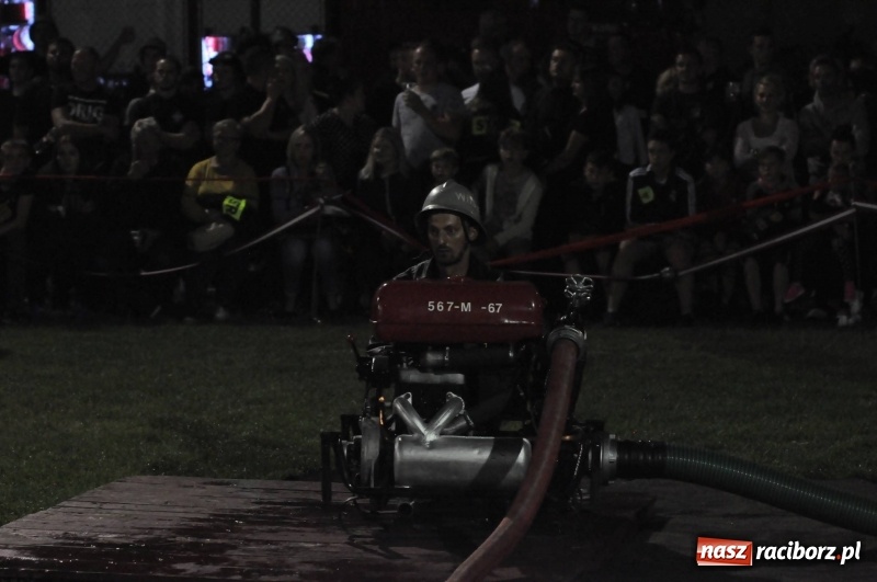 Zdjęcie w galerii na portalu naszraciborz.pl: Nocne strażackie show w Bolesławiu. Ostra rywalizacja i świetna zabawa [FOTO i WIDEO] wiadomości z regionu