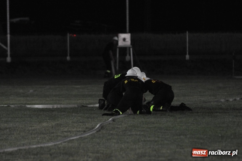 Zdjęcie w galerii na portalu naszraciborz.pl: Nocne strażackie show w Bolesławiu. Ostra rywalizacja i świetna zabawa [FOTO i WIDEO] wiadomości z regionu