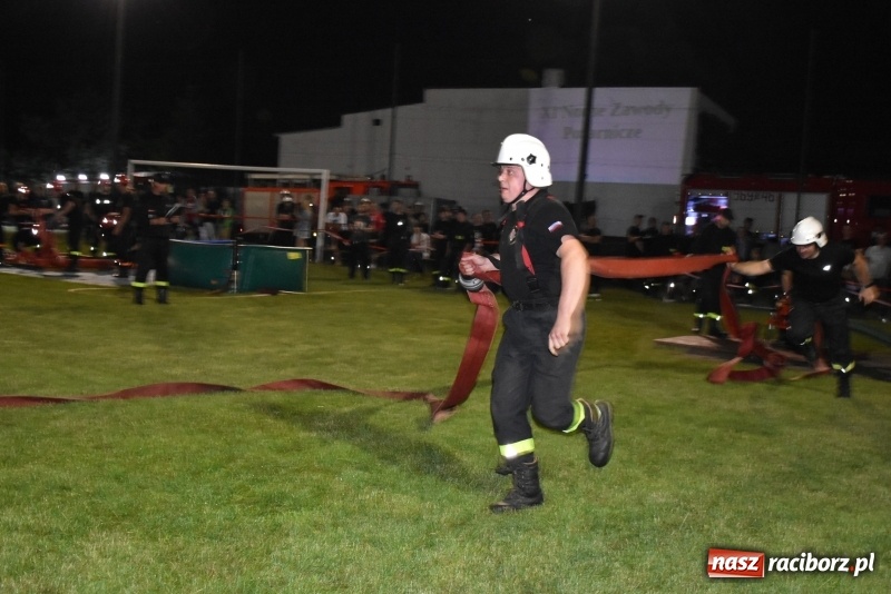 Zdjęcie w galerii na portalu naszraciborz.pl: Nocne strażackie show w Bolesławiu. Ostra rywalizacja i świetna zabawa [FOTO i WIDEO] wiadomości z regionu