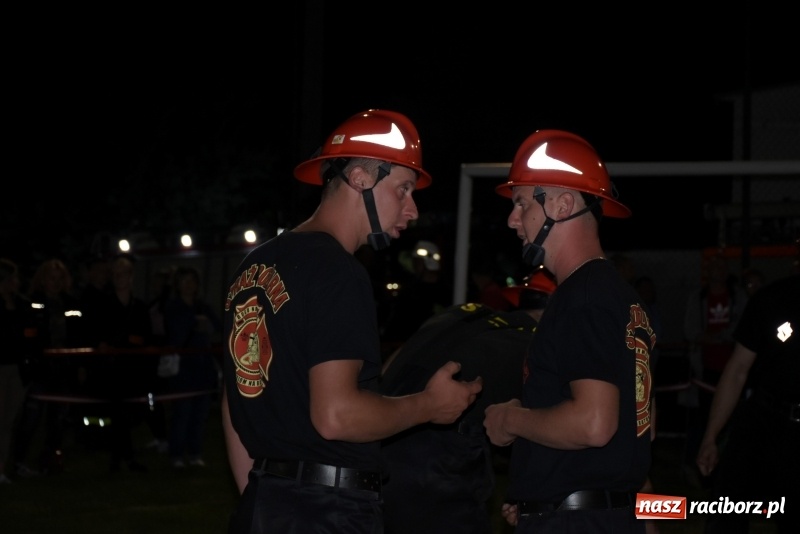Zdjęcie w galerii na portalu naszraciborz.pl: Nocne strażackie show w Bolesławiu. Ostra rywalizacja i świetna zabawa [FOTO i WIDEO] wiadomości z regionu