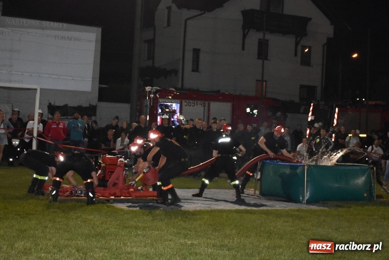 Zdjęcie w galerii na portalu naszraciborz.pl: Nocne strażackie show w Bolesławiu. Ostra rywalizacja i świetna zabawa [FOTO i WIDEO] wiadomości z regionu