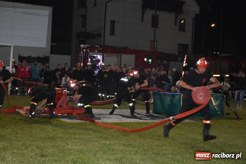 Zdjęcie w galerii na portalu naszraciborz.pl: Nocne strażackie show w Bolesławiu. Ostra rywalizacja i świetna zabawa [FOTO i WIDEO] wiadomości z regionu