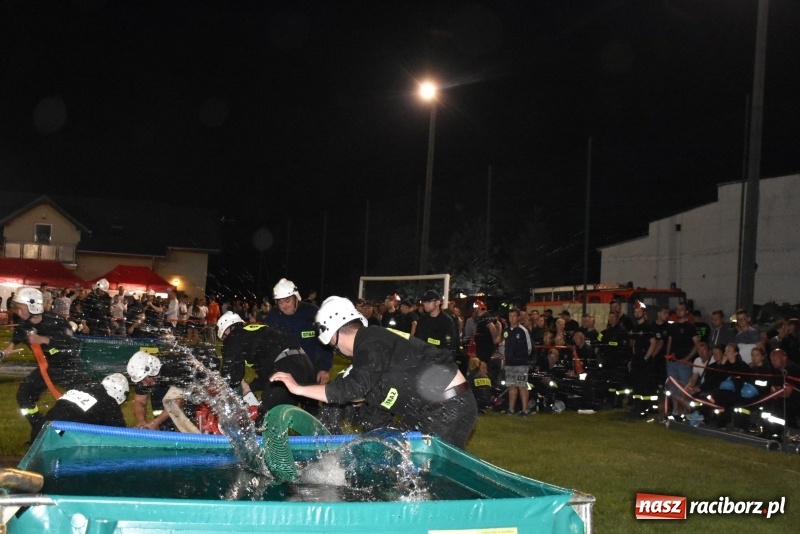 Zdjęcie w galerii na portalu naszraciborz.pl: Nocne strażackie show w Bolesławiu. Ostra rywalizacja i świetna zabawa [FOTO i WIDEO] wiadomości z regionu