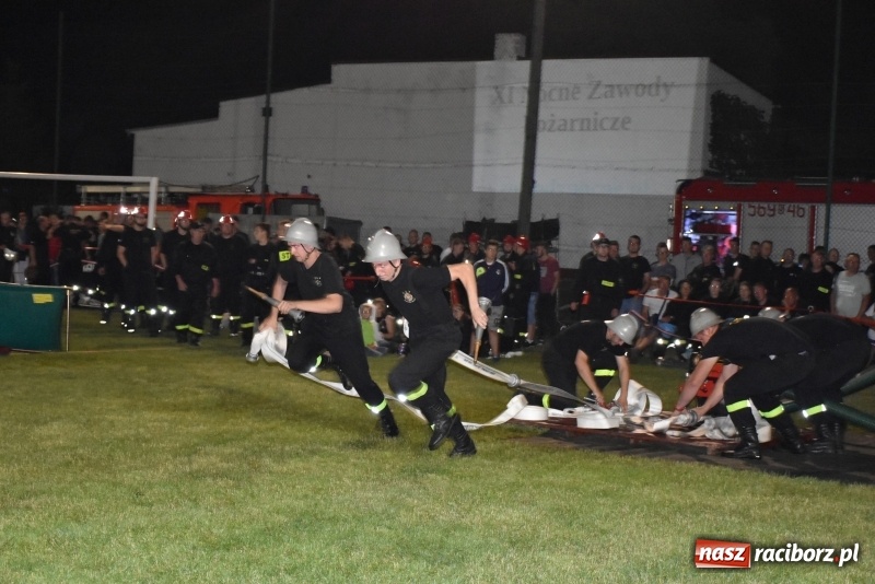 Zdjęcie w galerii na portalu naszraciborz.pl: Nocne strażackie show w Bolesławiu. Ostra rywalizacja i świetna zabawa [FOTO i WIDEO] wiadomości z regionu