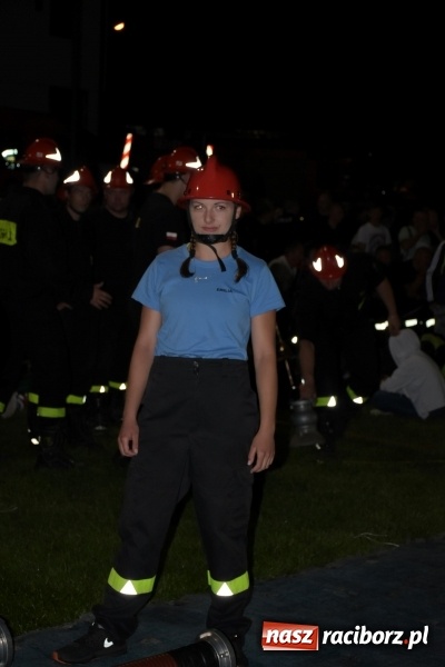 Zdjęcie w galerii na portalu naszraciborz.pl: Nocne strażackie show w Bolesławiu. Ostra rywalizacja i świetna zabawa [FOTO i WIDEO] wiadomości z regionu