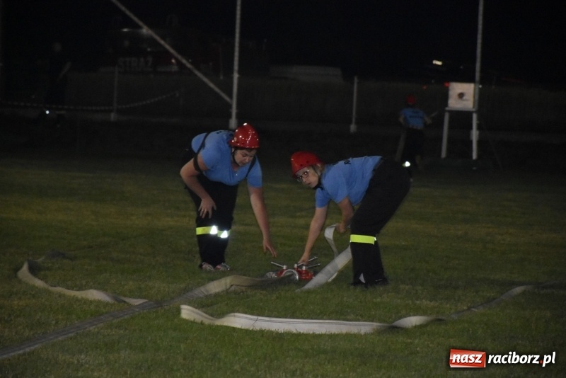 Zdjęcie w galerii na portalu naszraciborz.pl: Nocne strażackie show w Bolesławiu. Ostra rywalizacja i świetna zabawa [FOTO i WIDEO] wiadomości z regionu