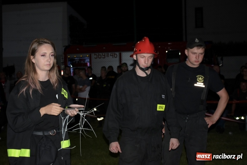 Zdjęcie w galerii na portalu naszraciborz.pl: Nocne strażackie show w Bolesławiu. Ostra rywalizacja i świetna zabawa [FOTO i WIDEO] wiadomości z regionu