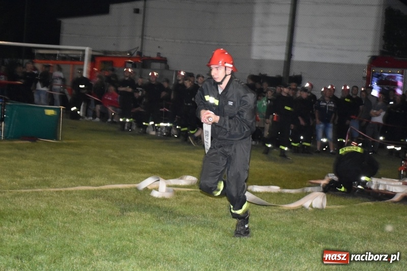 Zdjęcie w galerii na portalu naszraciborz.pl: Nocne strażackie show w Bolesławiu. Ostra rywalizacja i świetna zabawa [FOTO i WIDEO] wiadomości z regionu