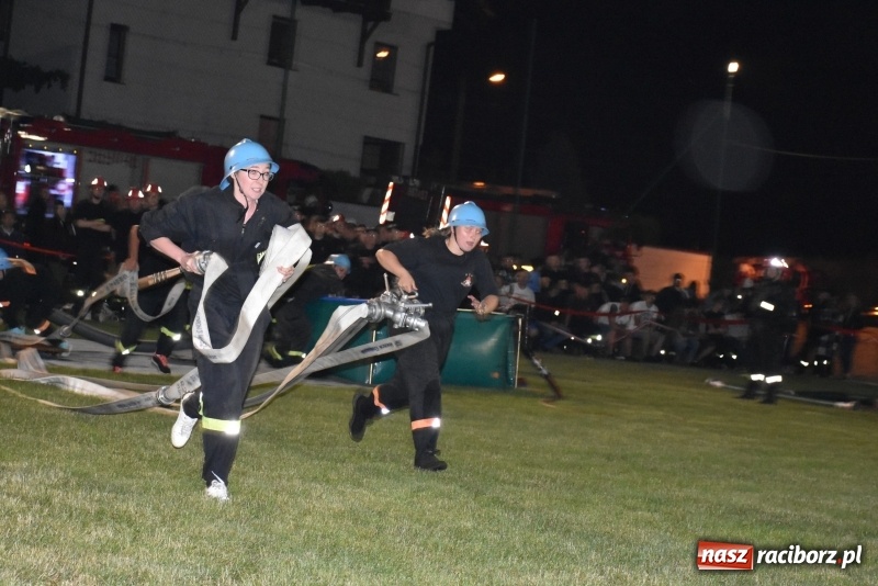 Zdjęcie w galerii na portalu naszraciborz.pl: Nocne strażackie show w Bolesławiu. Ostra rywalizacja i świetna zabawa [FOTO i WIDEO] wiadomości z regionu