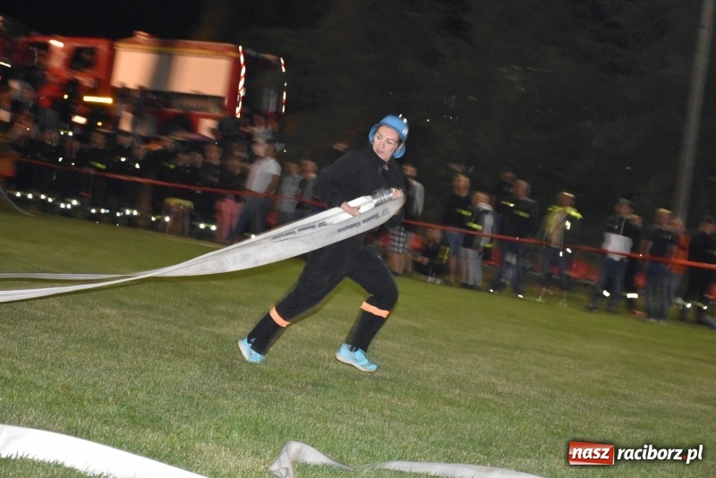 Zdjęcie w galerii na portalu naszraciborz.pl: Nocne strażackie show w Bolesławiu. Ostra rywalizacja i świetna zabawa [FOTO i WIDEO] wiadomości z regionu