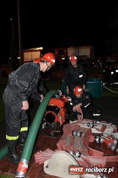 Zdjęcie w galerii na portalu naszraciborz.pl: Nocne strażackie show w Bolesławiu. Ostra rywalizacja i świetna zabawa [FOTO i WIDEO] wiadomości z regionu