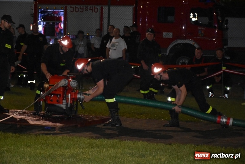 Zdjęcie w galerii na portalu naszraciborz.pl: Nocne strażackie show w Bolesławiu. Ostra rywalizacja i świetna zabawa [FOTO i WIDEO] wiadomości z regionu