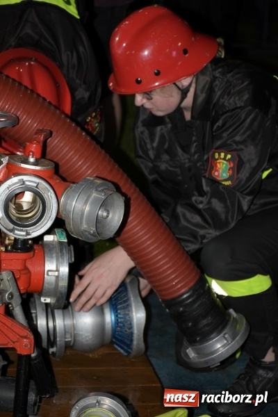 Zdjęcie w galerii na portalu naszraciborz.pl: Nocne strażackie show w Bolesławiu. Ostra rywalizacja i świetna zabawa [FOTO i WIDEO] wiadomości z regionu