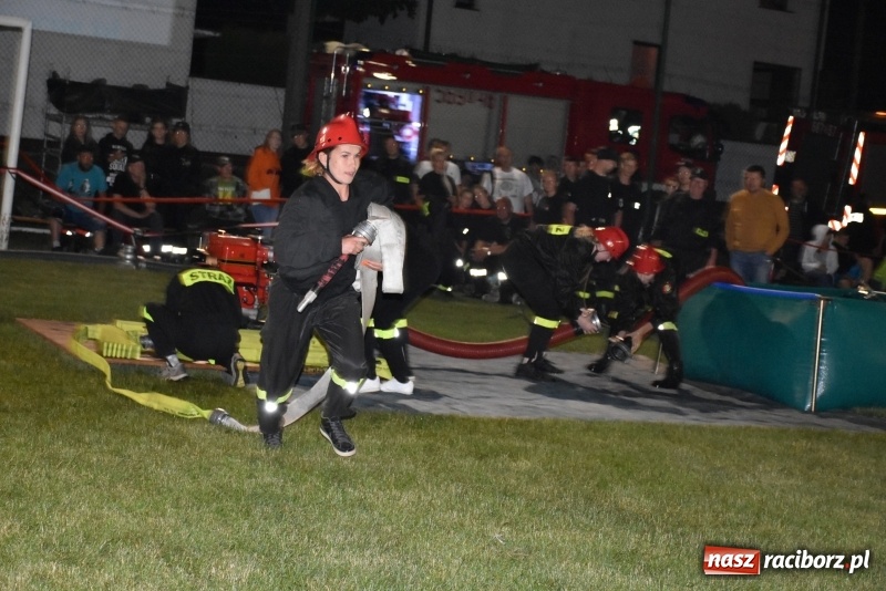 Zdjęcie w galerii na portalu naszraciborz.pl: Nocne strażackie show w Bolesławiu. Ostra rywalizacja i świetna zabawa [FOTO i WIDEO] wiadomości z regionu