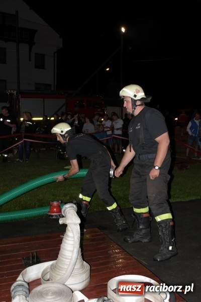 Zdjęcie w galerii na portalu naszraciborz.pl: Nocne strażackie show w Bolesławiu. Ostra rywalizacja i świetna zabawa [FOTO i WIDEO] wiadomości z regionu