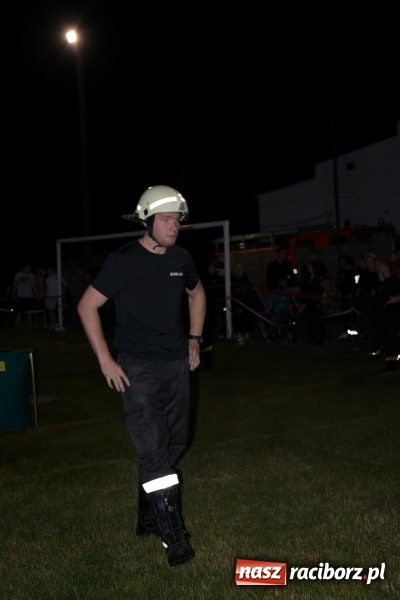 Zdjęcie w galerii na portalu naszraciborz.pl: Nocne strażackie show w Bolesławiu. Ostra rywalizacja i świetna zabawa [FOTO i WIDEO] wiadomości z regionu