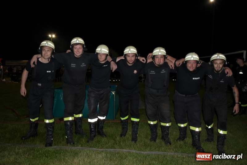 Zdjęcie w galerii na portalu naszraciborz.pl: Nocne strażackie show w Bolesławiu. Ostra rywalizacja i świetna zabawa [FOTO i WIDEO] wiadomości z regionu