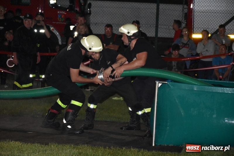 Zdjęcie w galerii na portalu naszraciborz.pl: Nocne strażackie show w Bolesławiu. Ostra rywalizacja i świetna zabawa [FOTO i WIDEO] wiadomości z regionu