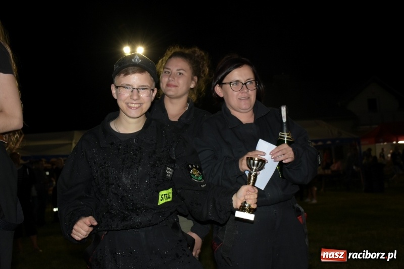 Zdjęcie w galerii na portalu naszraciborz.pl: Nocne strażackie show w Bolesławiu. Ostra rywalizacja i świetna zabawa [FOTO i WIDEO] wiadomości z regionu
