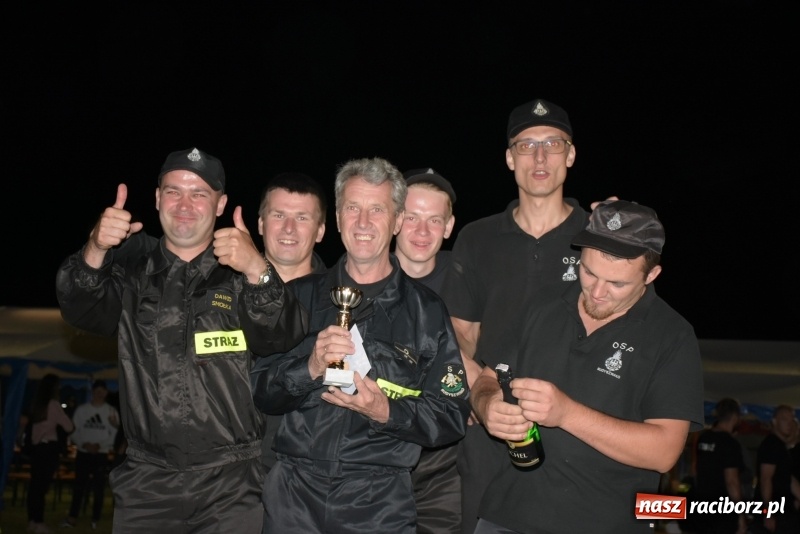 Zdjęcie w galerii na portalu naszraciborz.pl: Nocne strażackie show w Bolesławiu. Ostra rywalizacja i świetna zabawa [FOTO i WIDEO] wiadomości z regionu