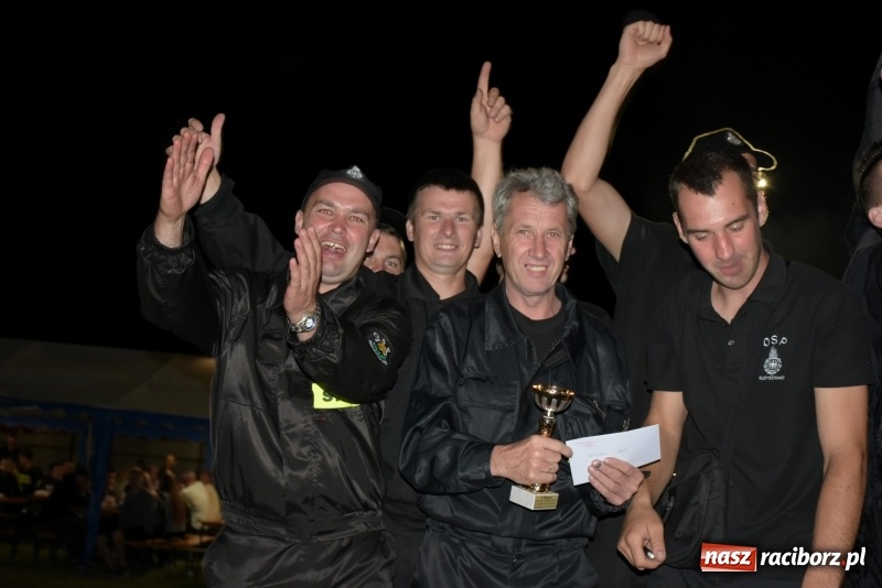 Zdjęcie w galerii na portalu naszraciborz.pl: Nocne strażackie show w Bolesławiu. Ostra rywalizacja i świetna zabawa [FOTO i WIDEO] wiadomości z regionu