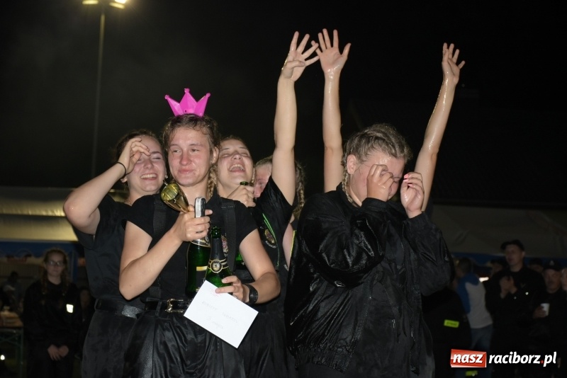 Zdjęcie w galerii na portalu naszraciborz.pl: Nocne strażackie show w Bolesławiu. Ostra rywalizacja i świetna zabawa [FOTO i WIDEO] wiadomości z regionu