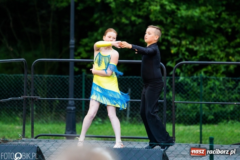 Zdjęcie w galerii na portalu naszraciborz.pl: Wianki i piosenki o miłości, czyli Noc Świętojańska w Kornicach wiadomości z regionu