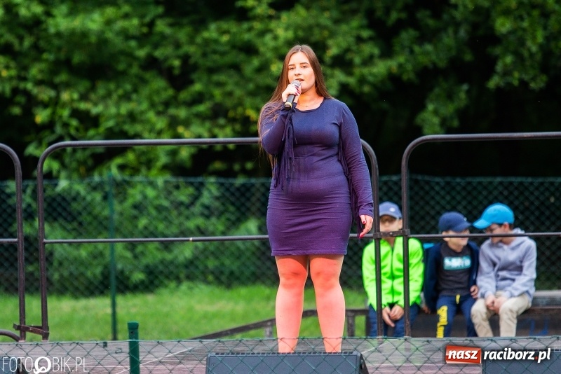 Zdjęcie w galerii na portalu naszraciborz.pl: Wianki i piosenki o miłości, czyli Noc Świętojańska w Kornicach wiadomości z regionu