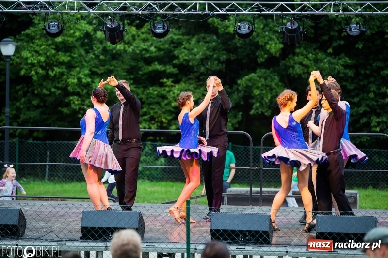 Zdjęcie w galerii na portalu naszraciborz.pl: Wianki i piosenki o miłości, czyli Noc Świętojańska w Kornicach wiadomości z regionu