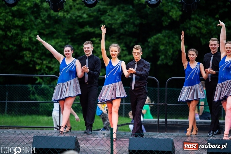 Zdjęcie w galerii na portalu naszraciborz.pl: Wianki i piosenki o miłości, czyli Noc Świętojańska w Kornicach wiadomości z regionu