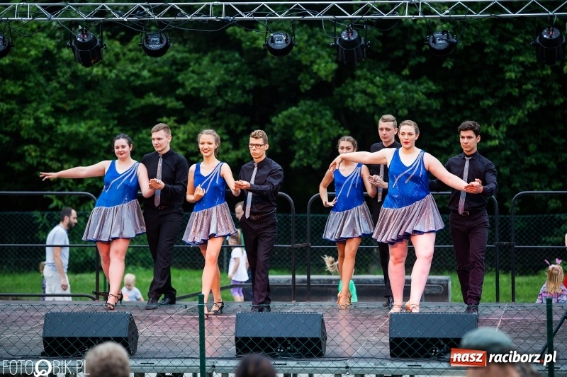 Zdjęcie w galerii na portalu naszraciborz.pl: Wianki i piosenki o miłości, czyli Noc Świętojańska w Kornicach wiadomości z regionu