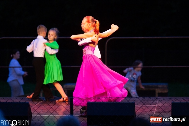 Zdjęcie w galerii na portalu naszraciborz.pl: Wianki i piosenki o miłości, czyli Noc Świętojańska w Kornicach wiadomości z regionu