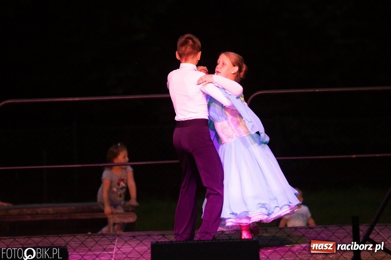 Zdjęcie w galerii na portalu naszraciborz.pl: Wianki i piosenki o miłości, czyli Noc Świętojańska w Kornicach wiadomości z regionu