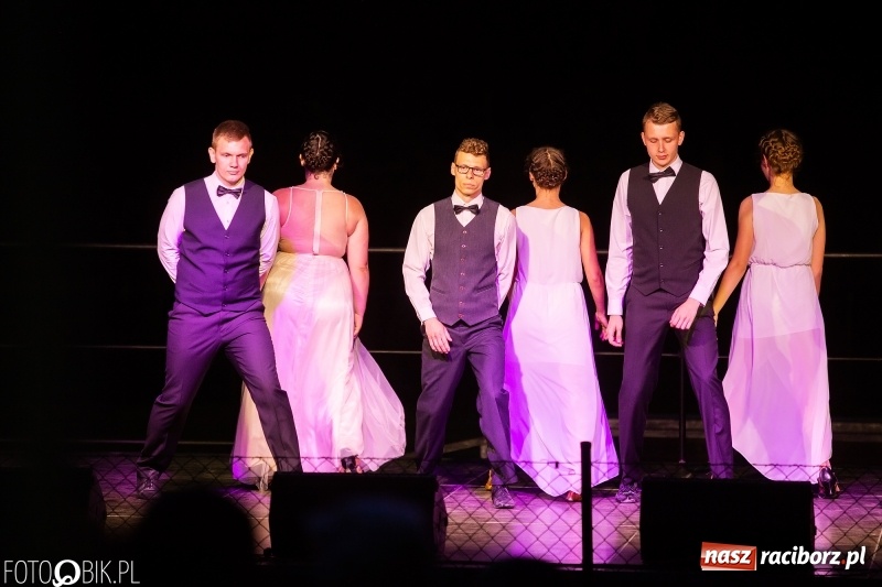 Zdjęcie w galerii na portalu naszraciborz.pl: Wianki i piosenki o miłości, czyli Noc Świętojańska w Kornicach wiadomości z regionu