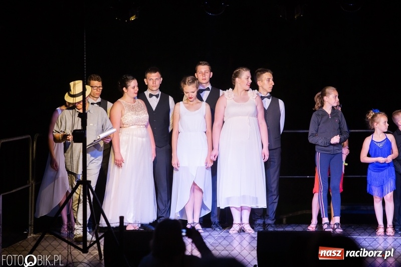 Zdjęcie w galerii na portalu naszraciborz.pl: Wianki i piosenki o miłości, czyli Noc Świętojańska w Kornicach wiadomości z regionu