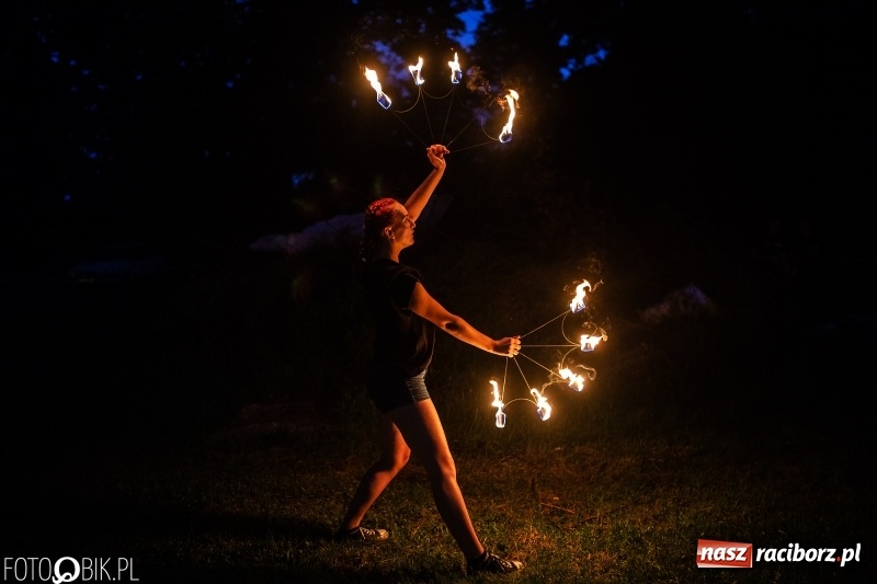 Zdjęcie w galerii na portalu naszraciborz.pl: Wianki i piosenki o miłości, czyli Noc Świętojańska w Kornicach wiadomości z regionu