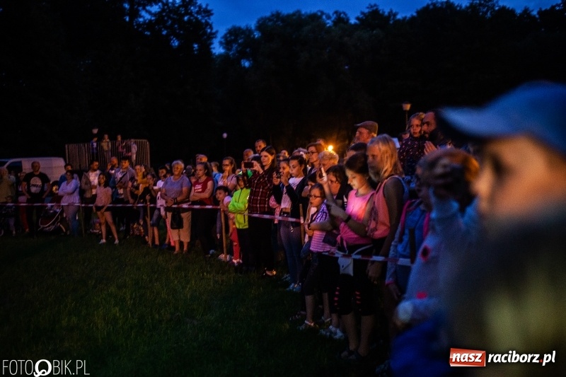 Zdjęcie w galerii na portalu naszraciborz.pl: Wianki i piosenki o miłości, czyli Noc Świętojańska w Kornicach wiadomości z regionu