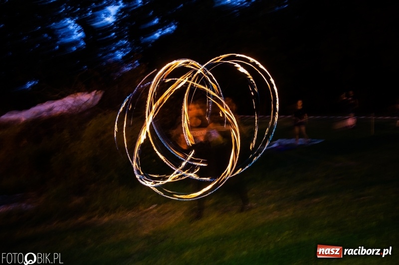 Zdjęcie w galerii na portalu naszraciborz.pl: Wianki i piosenki o miłości, czyli Noc Świętojańska w Kornicach wiadomości z regionu