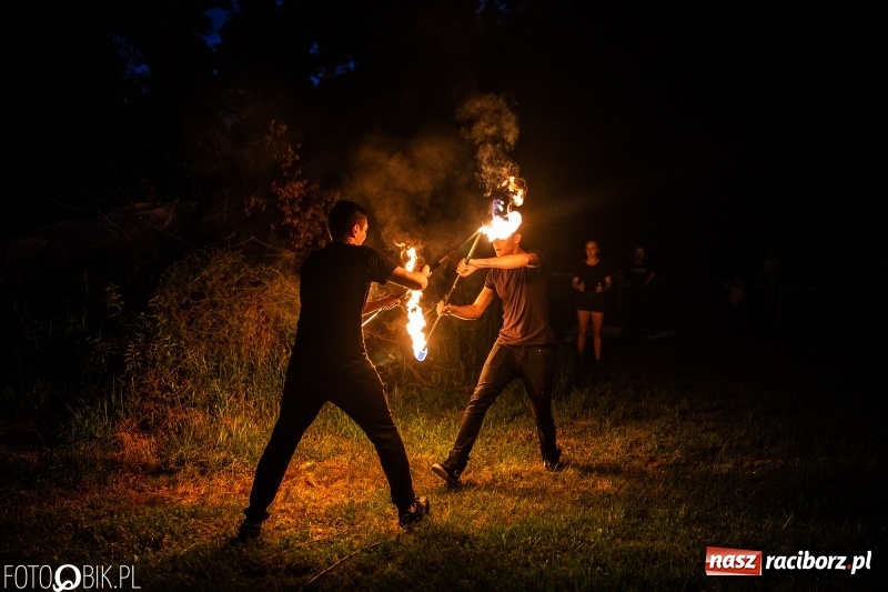 Zdjęcie w galerii na portalu naszraciborz.pl: Wianki i piosenki o miłości, czyli Noc Świętojańska w Kornicach wiadomości z regionu