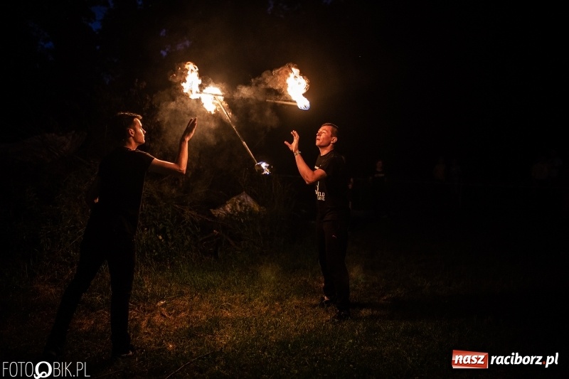 Zdjęcie w galerii na portalu naszraciborz.pl: Wianki i piosenki o miłości, czyli Noc Świętojańska w Kornicach wiadomości z regionu