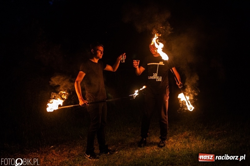 Zdjęcie w galerii na portalu naszraciborz.pl: Wianki i piosenki o miłości, czyli Noc Świętojańska w Kornicach wiadomości z regionu