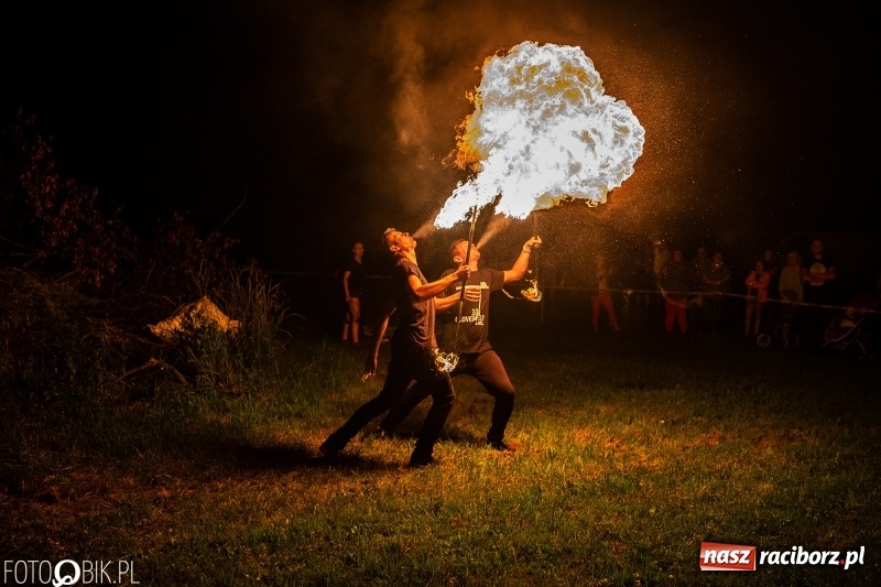 Zdjęcie w galerii na portalu naszraciborz.pl: Wianki i piosenki o miłości, czyli Noc Świętojańska w Kornicach wiadomości z regionu