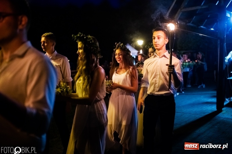 Zdjęcie w galerii na portalu naszraciborz.pl: Wianki i piosenki o miłości, czyli Noc Świętojańska w Kornicach wiadomości z regionu