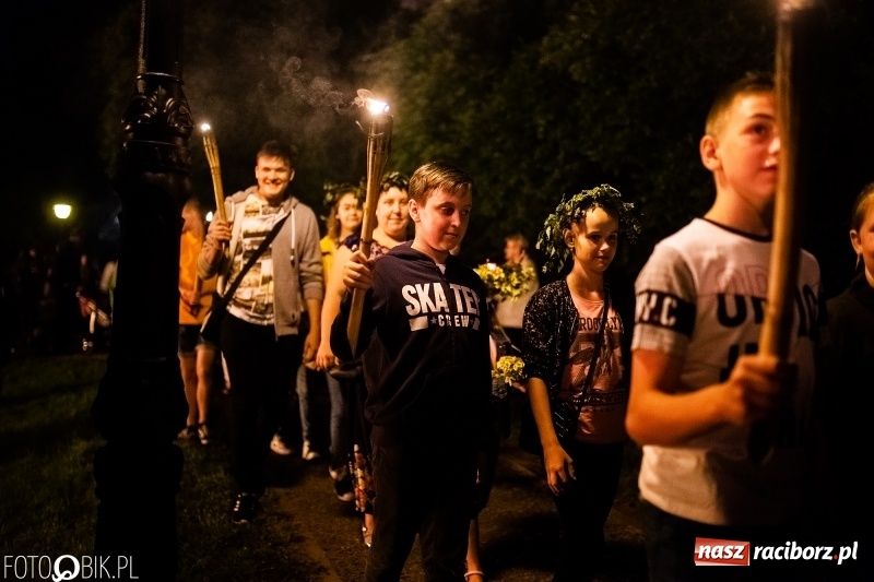 Zdjęcie w galerii na portalu naszraciborz.pl: Wianki i piosenki o miłości, czyli Noc Świętojańska w Kornicach wiadomości z regionu