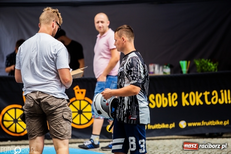 Zdjęcie w galerii na portalu naszraciborz.pl: Rowerowy Racibórz rozkręca się na placu Dominikańskim [FOTO] wiadomości z regionu