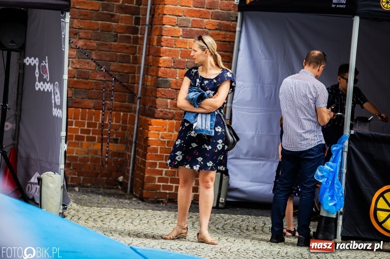 Zdjęcie w galerii na portalu naszraciborz.pl: Rowerowy Racibórz rozkręca się na placu Dominikańskim [FOTO] wiadomości z regionu