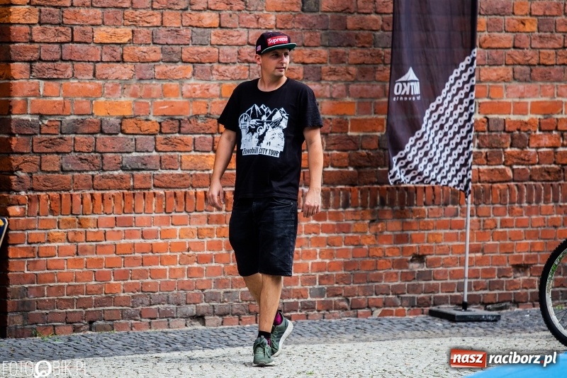 Zdjęcie w galerii na portalu naszraciborz.pl: Rowerowy Racibórz rozkręca się na placu Dominikańskim [FOTO] wiadomości z regionu